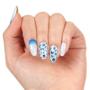 Color Street Nail Strip - Berry Sweet